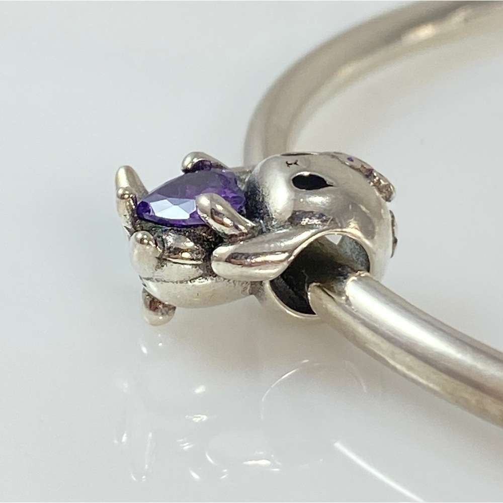 Lop-eared Rabbit with Cubic Zirconia Heart - Picture 5 of 15